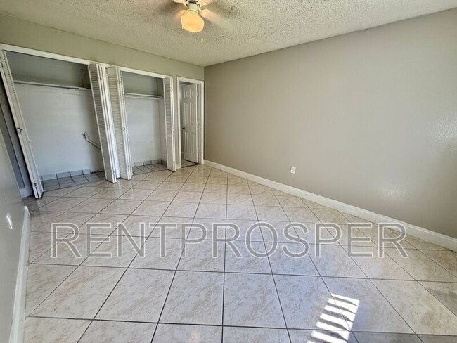 Building Photo - 938 N Lake Destiny Rd