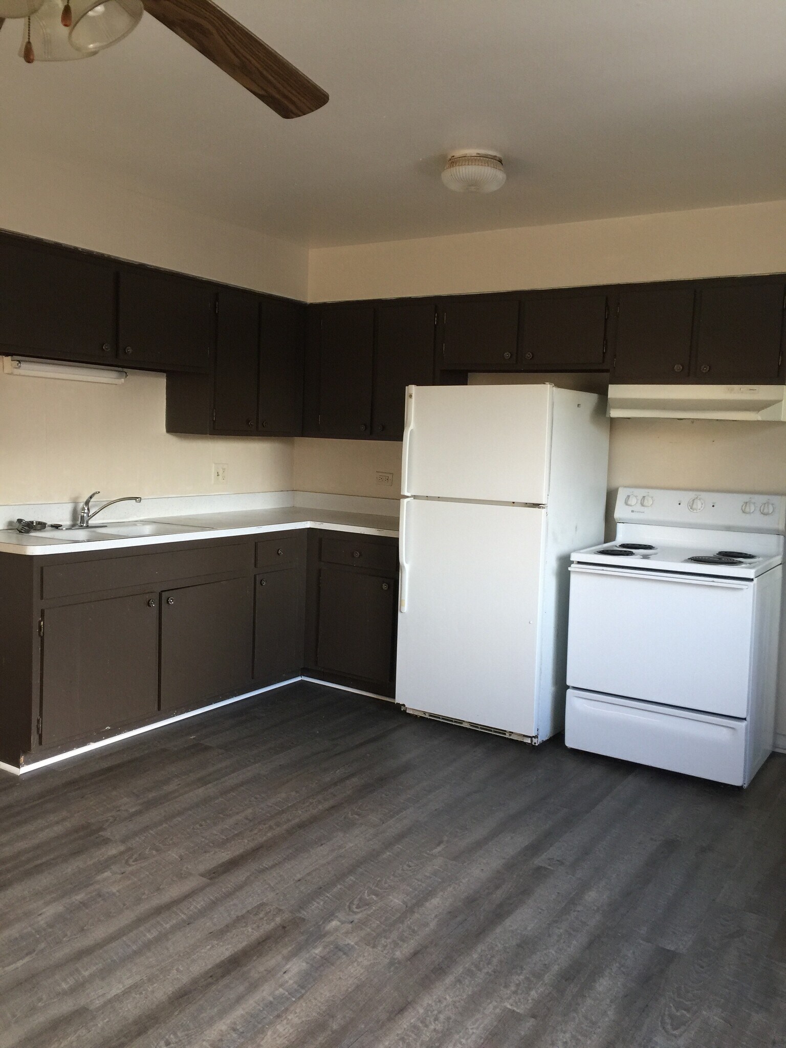 Building Photo - 456 George St