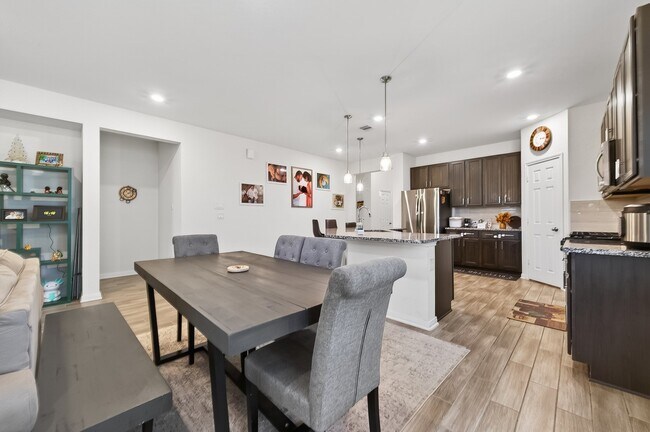 Building Photo - 5724 Texas Sage Dr