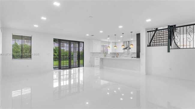 Building Photo - 7545 SW 188th Ln