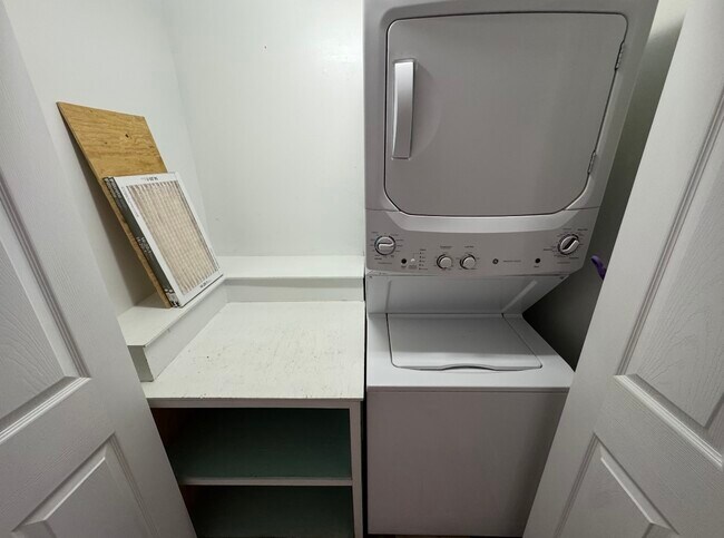 Building Photo - 229 St Luke Ct