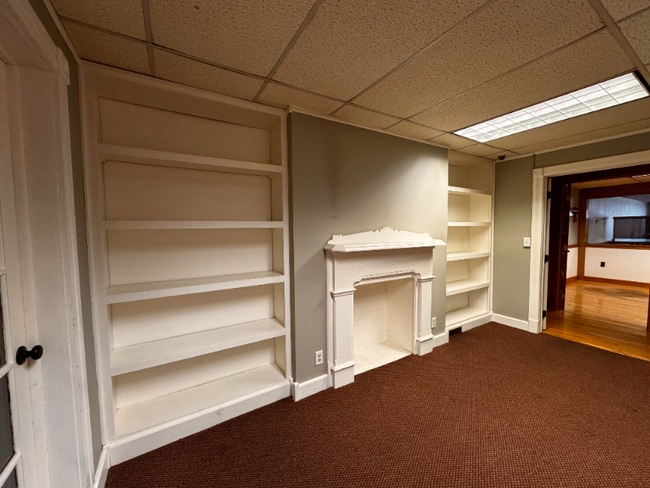 Building Photo - 22 Monument Sq