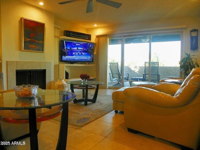 Building Photo - 7348 N Vía Camello Del Norte