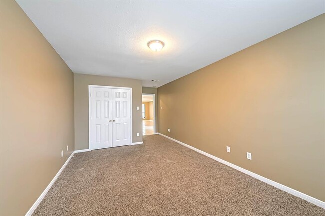 Building Photo - 4645 Knoxville St