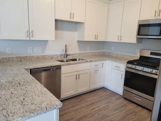 Building Photo - 214 Briarcliff Ct