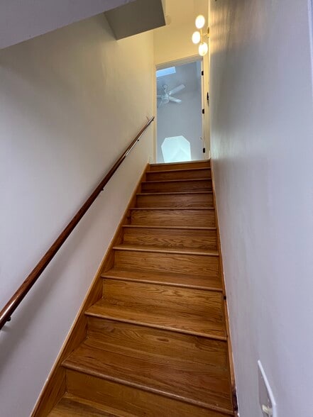 Stairs to Primary Suite - 39 Burling St