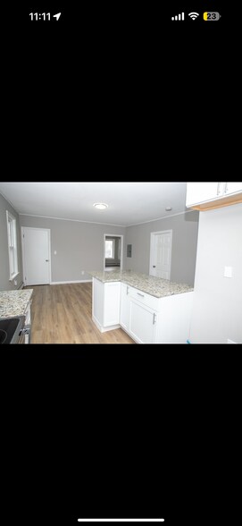 Building Photo - 303 Parker St