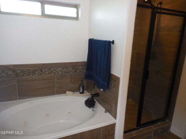 Building Photo - 3143 Red Maple