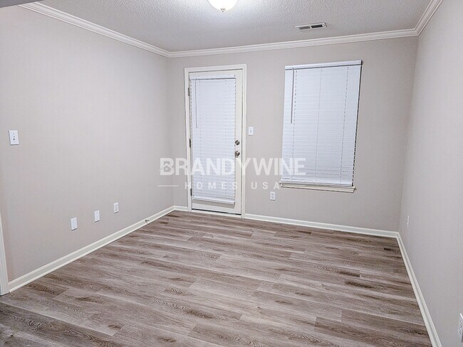 Building Photo - NEW LOWER RENTAL RATE LEASING SPECIAL: Rec...