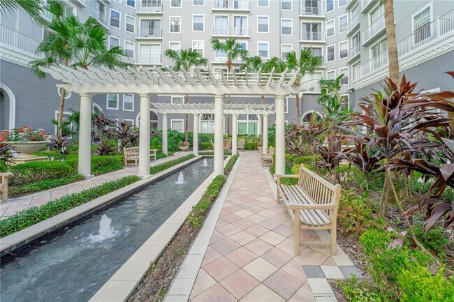 Building Photo - 700 S Harbour Island Blvd
