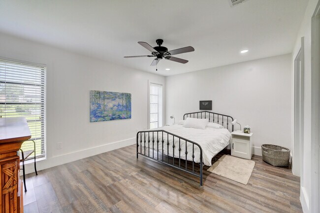 Building Photo - 2756 Carnation Ct