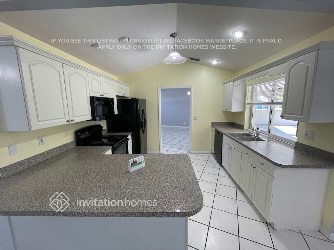 Building Photo - 4228 SW 15th Pl