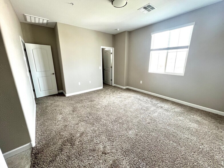 3rd floor master bedroom - 1255 N Arizona Ave