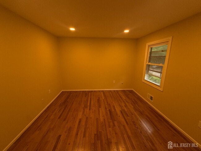 Building Photo - 5 Pelmont Pl