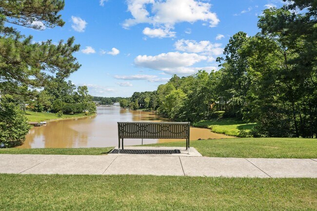 Building Photo - Stunning 4BD, 2.5BA Durham Home in a Prime...