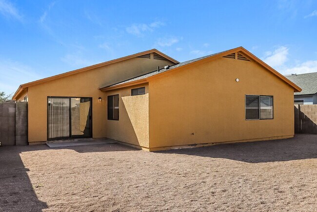 Building Photo - 8516 W Elm St