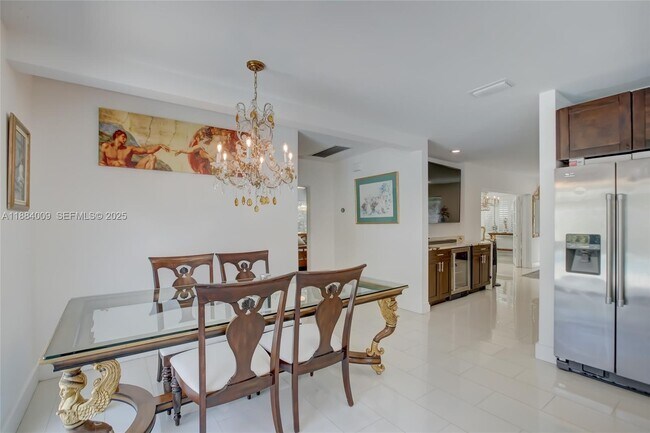 Building Photo - 2601 NE 11th Ct