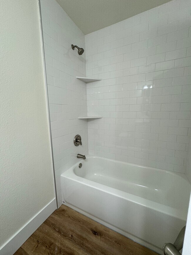 Building Photo - 1024 Michelle Ct