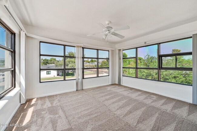 Building Photo - 3949 E Earll Dr