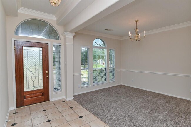 Building Photo - 211 Elana Ln