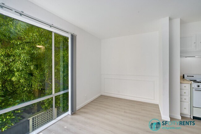Building Photo - Pacific Heights: Studio w/ Sleeping Alcove, Dining Area, & Laundry Onsite