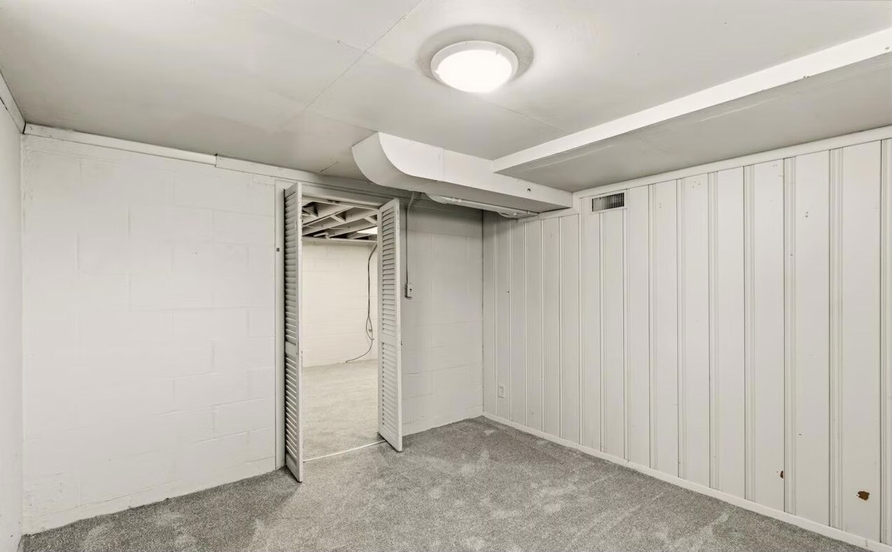 Building Photo - 5610 Frederick St