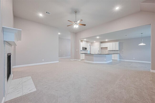 Building Photo - 5511 Highland Dr