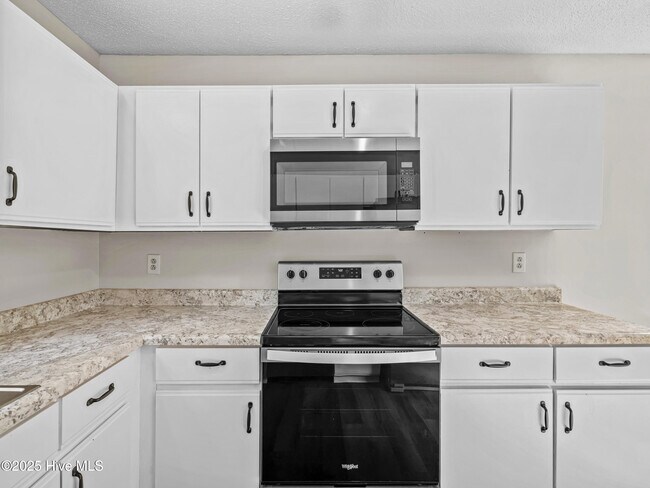 Building Photo - 3002 E Windgate Ct
