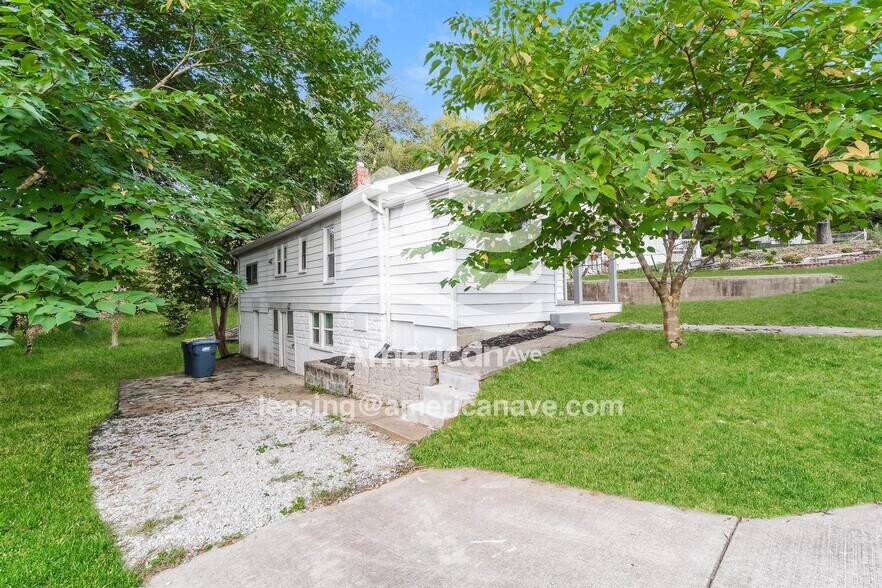 Building Photo - 313 Locust St