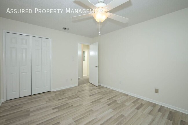 Building Photo - 301 Dryberry Way