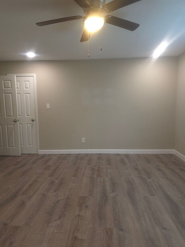 Building Photo - 3 Bed | 2.5 Bath Rental in North Lake Charles