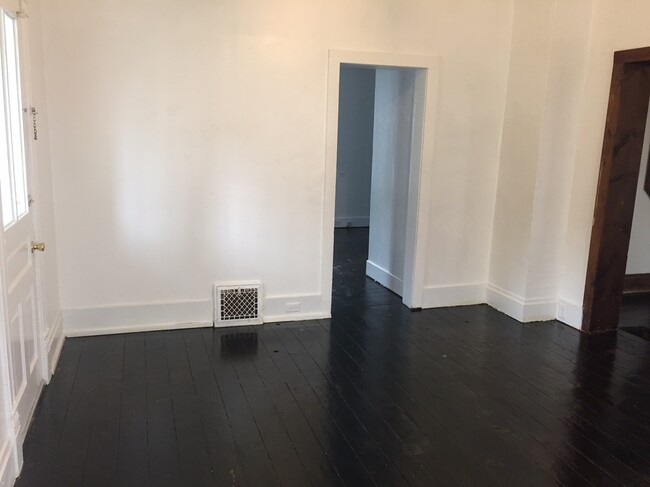 Living Room - 123 W 14th St