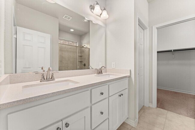 Building Photo - 740 Aliso Trail