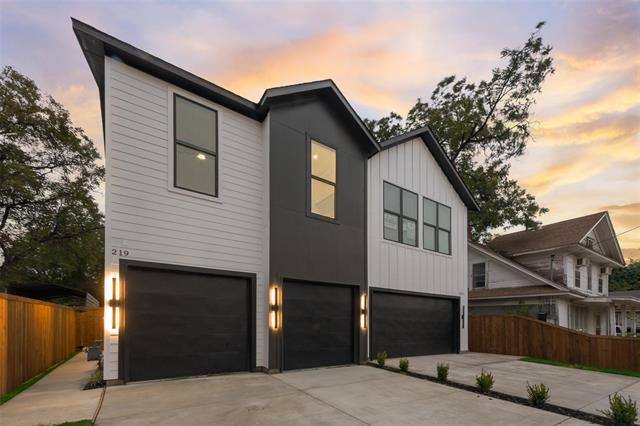 Building Photo - 217 W Yarmouth St