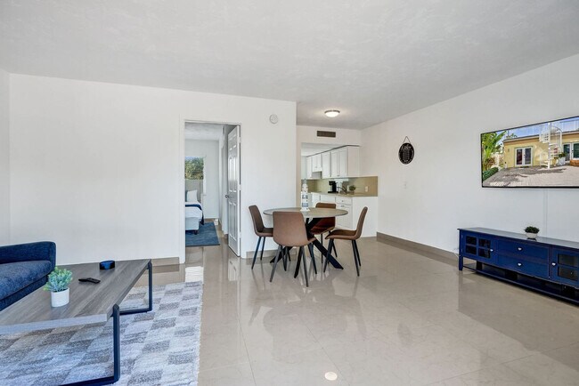 Building Photo - 905 N Federal Hwy