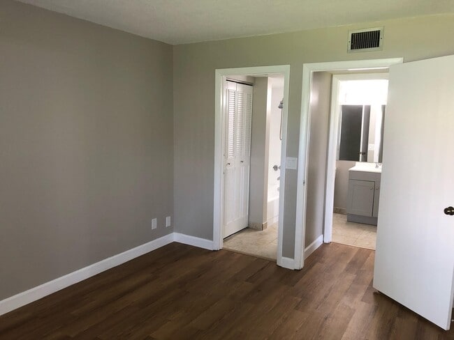 Building Photo - 109 Lake Pine Cir