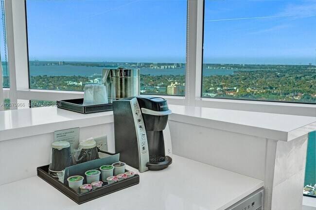 Building Photo - 4401 Collins Ave