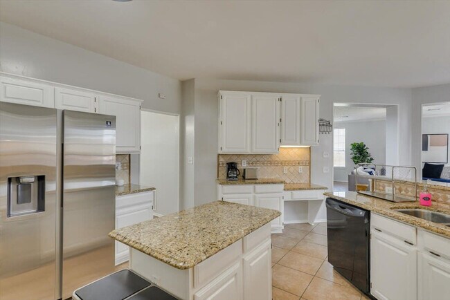 Building Photo - 7402 Brookhaven Dr