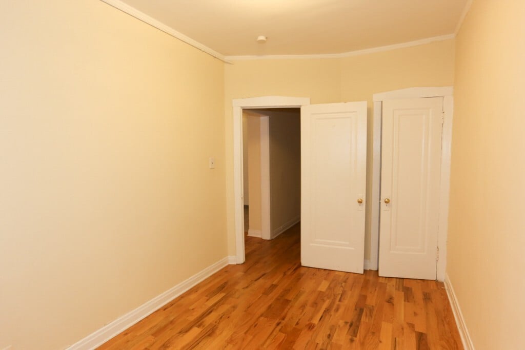 Building Photo - 457 W Melrose