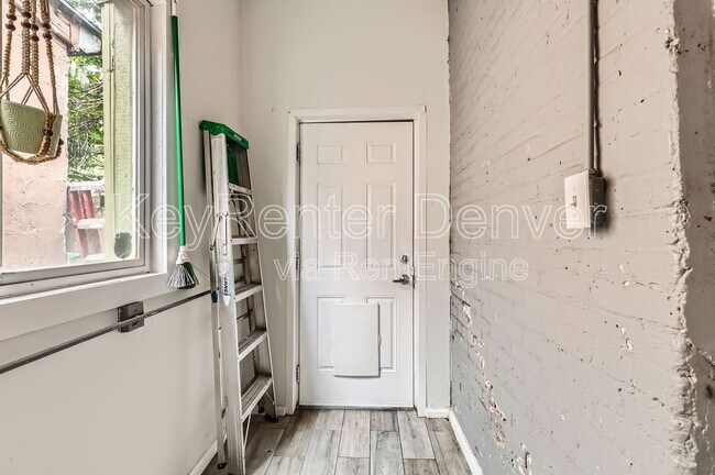 Building Photo - 4543 Columbine St
