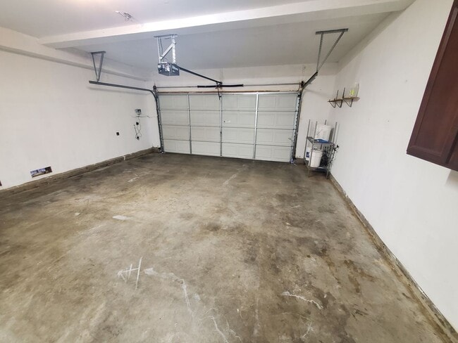 Building Photo - 4 Bedroom home in Elk Grove