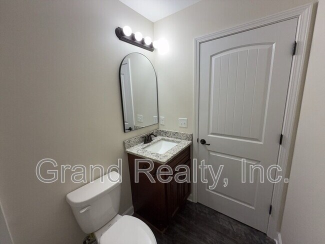 Building Photo - 4025 Brittany Ln
