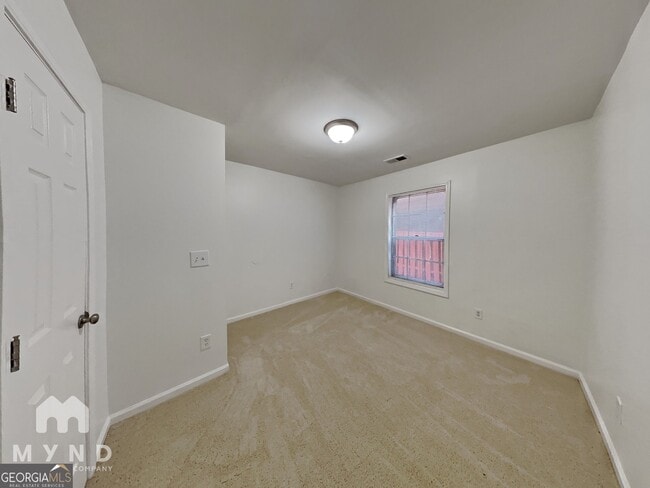 Building Photo - 1963 Whitehall Forest Ct SE