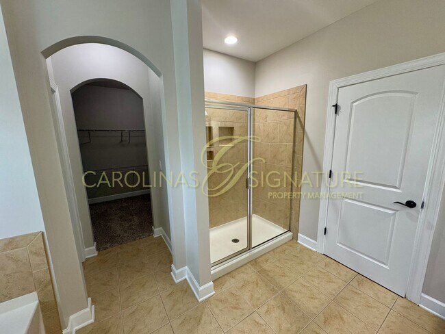 Building Photo - Spacious 5BR/5BA Home in Indian Lands Wake...