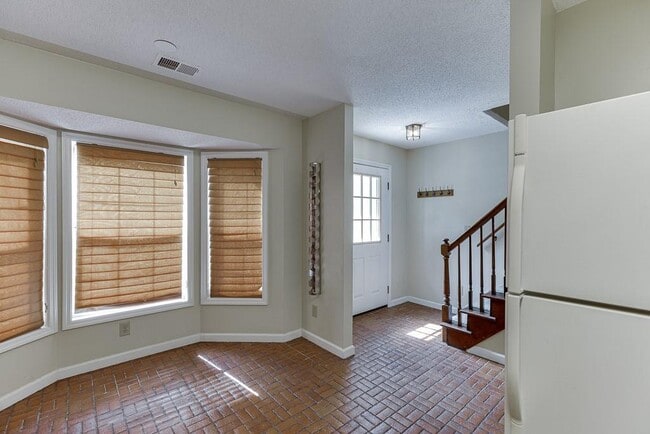 Building Photo - 5168 Laurel Bridge Ct SE