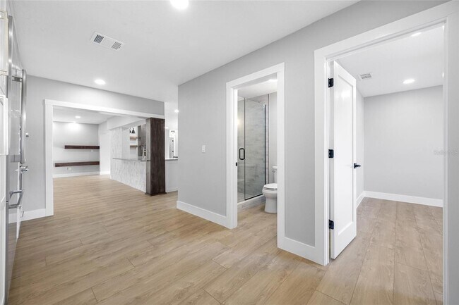 Building Photo - 1029 Bal Harbour Dr