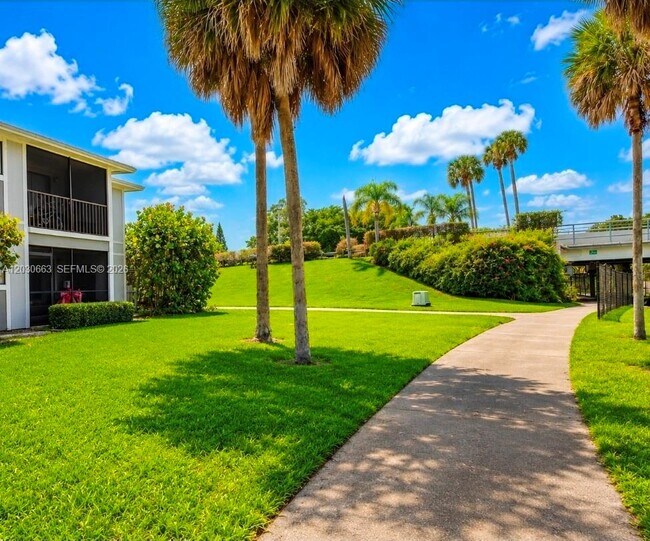 Building Photo - 9707 Hammocks Blvd