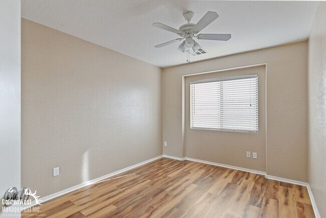 Building Photo - Beautiful 3Bdm 3Ba Home with Loft in Prime Surprise!