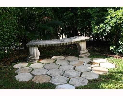 Building Photo - 842 Meridian Ave