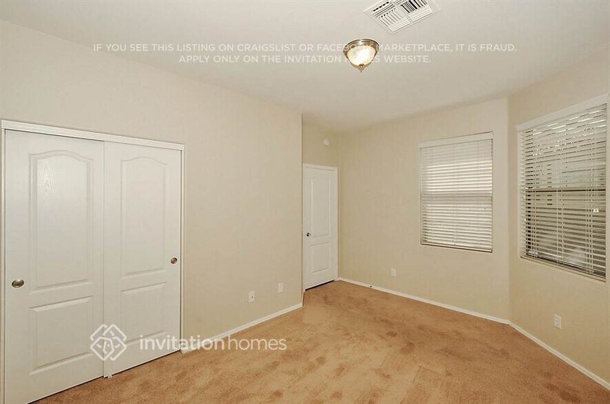Building Photo - 3127 S Benton Cir